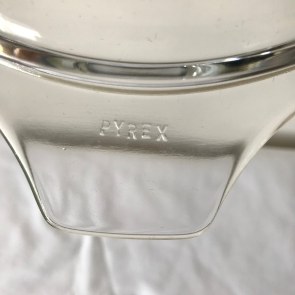 Vintage Pyrex by Corning - Homestead Round Casserole with Clear Lid Cover - Picture 14 of 16
